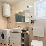 Kristian By Interhome Daire Cres