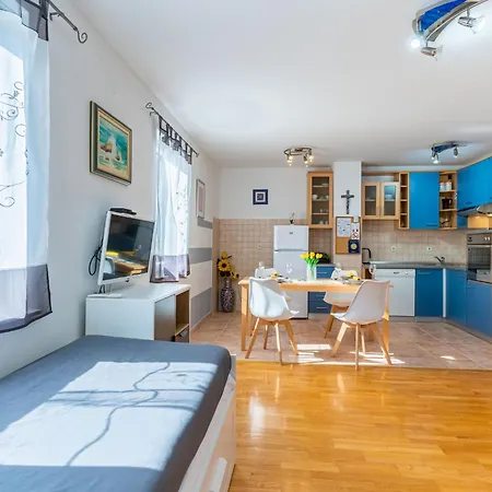 Kristian By Interhome * Cres